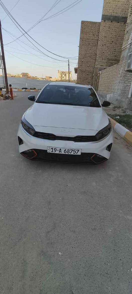 سلام عليكم
كيا فورتي Gt Line وارد امريكي موديل 2023 بچم كبس حادث خلفي تبديل قطعة وحدة قبق جنطة اصلي نفس اللون بدون ايرباك محرك 2000 دوش ماشيه 39 قابل للزيادة سيارة جاهزة كير محرك تبريد ثلج . السيارة رقم كربلاء معوقين المعوق انسان محترم وجاهز يسوي وكاله باي وقت ماكان السيارة مركز المحافظة  سعر السيارة 155 بيه مجال قليل حك الجية رقم الهاتف ***********

مواصفات السيارة 
- محرك 2000 دوش المرغوب
- كير cvt
- تبريد بيانو 
- شاحن واير لست 
- رادارات اماميه وجانبية 
- توقف تلقائي 
- نقطة عمياء 
- تحديد مسار تحذير عند الخروج عن المسار المحدد
- كشنات جلد + مخمل عليها حفر علامة Gt Lin 
- فتحة بالقمارة Sliding Roof
- إشارة بالمرآة 
-هيتر بالمرآة 
- ويل كب رياضي حجم 17 انش 
- حساس إطارات رقمي 
- ستير رياضي حرف D
-فول تحكم ستيرن 
- شاشة 19 انش  الكبيرة تدعم نضام اوتو كار بلي 
- شاشة اعطال 
-4 وضعيات قيادة ايكو نورمل سمارت سبورت 
- لايت لد بك لايت لد كشاف لد .. عليها منضومة زنون
