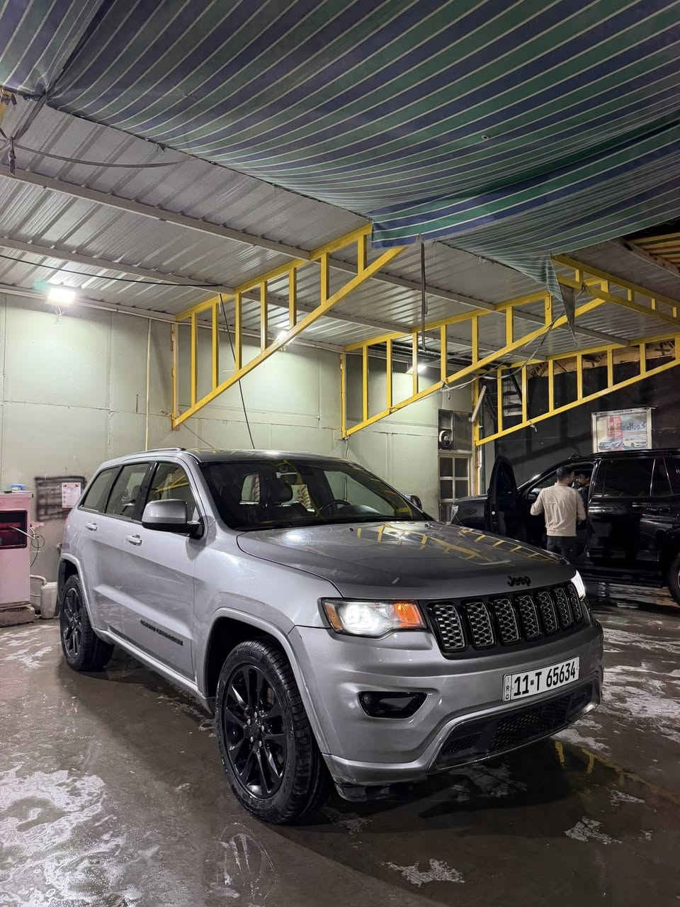 جيب لاريدو 2019 للبيع
المواصفات :
1-تشغيل عن بعد
2-دخول ذكي
3-فتحة سقف
4-رادارات جانبيه ، رادار خلفي
5-حساسات خلفيه
6-كشنات تدفئه (فقط)
7-عداد دجتل
8-صندوق كهربائي
9-و غيرها من المواصفات الاعتيادية بنسخة اللاريدو
"السيارة عليها حدادية جديدة و و تخم تايرات جديد
السياره مال جناي 
الممشه 85000 مايل
السياره مكفوله عدى بارد و تكحيل بالجاملغ الخلف السائق و الباب (خلف الصدر )
الموقع : كربلاء 
رقم التواصل : ***********
السعر : 240 و بيها مجال للشراي
