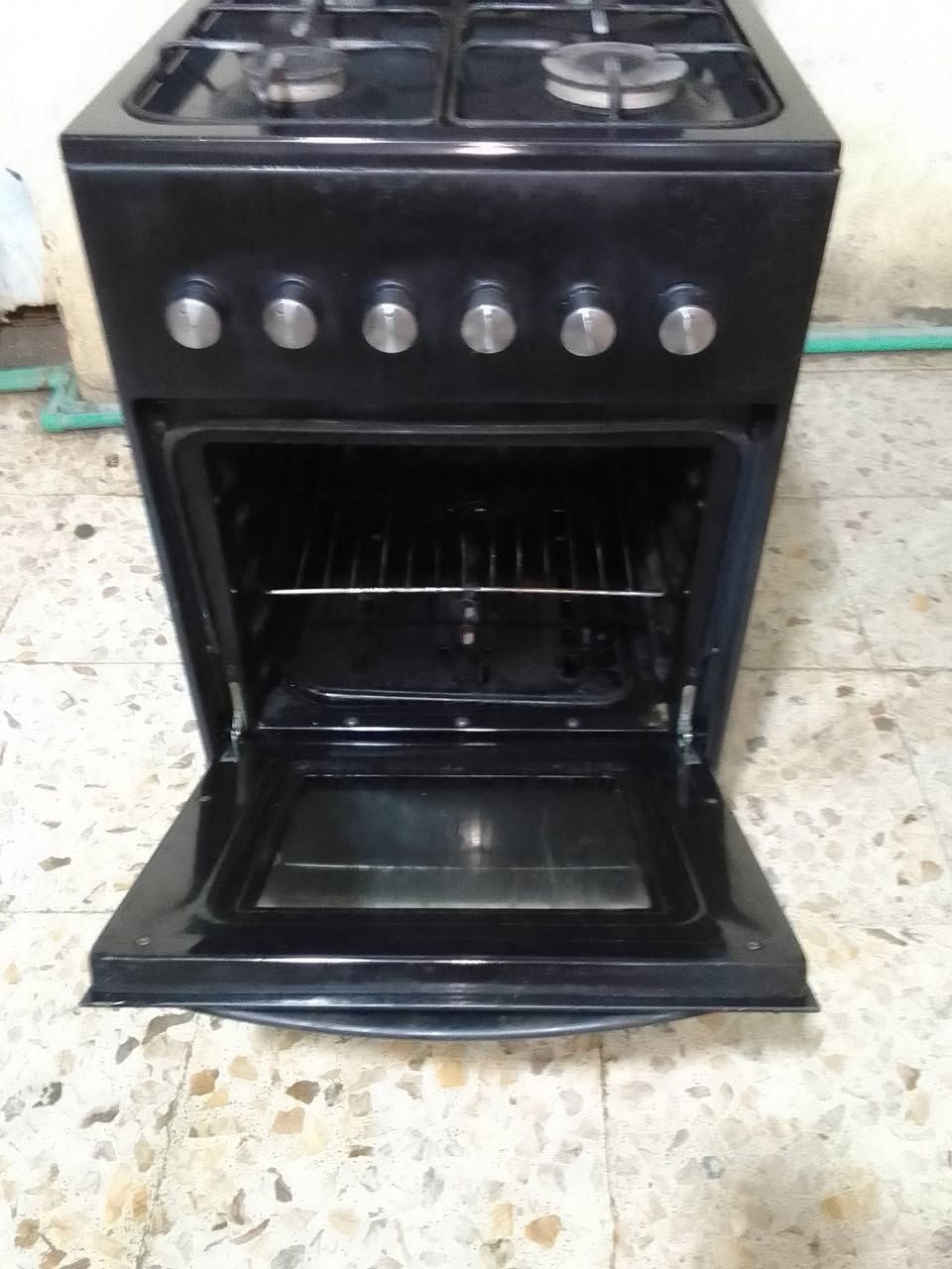 طباخ تركي اربع عيون وفرن فوك وجه كله شغال السعر 60 الف شراي يتفضل خاص مكاني بغداد حي اور رقم الهاتف بي واتساب اي ستفسار خاص ***********
