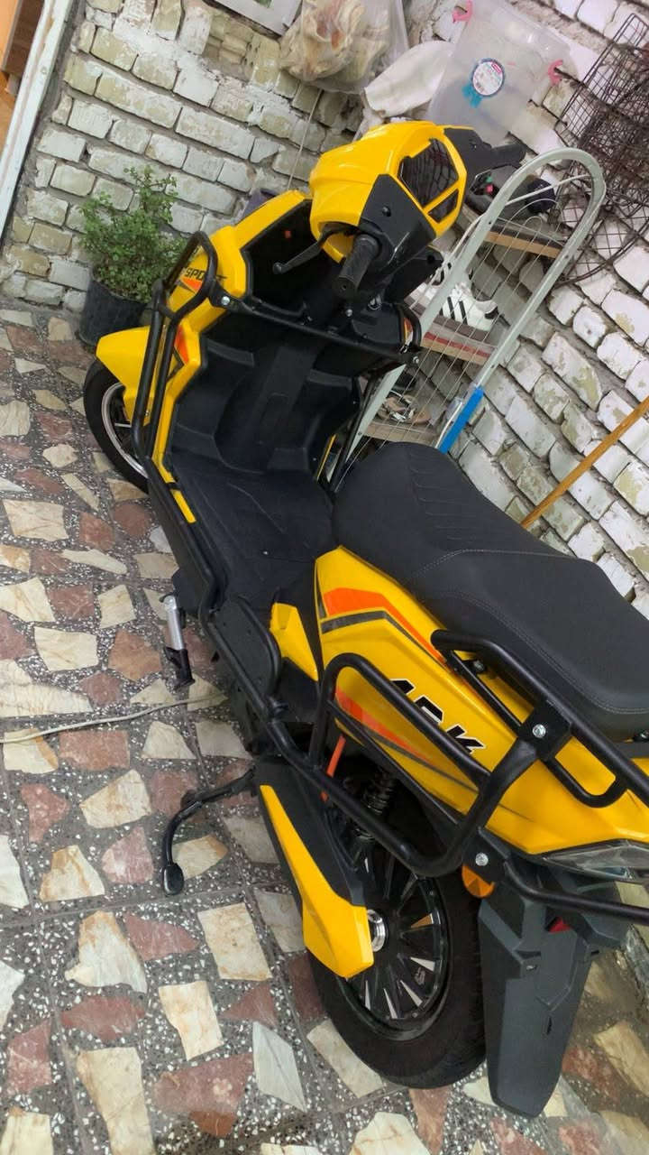 دراجه سكنس 2026 اخر اصدار..عدد البطاريات _6_ مسطره السرعه 85الحجم _2000w...تقطع مسافه _70_ كيلو بل شحنه الواحده..حسب الوزن والسرعه...سويجين وبصمتين..تشغيل عن بعد وجهاز مانع سرقه..الدراجه جديده شرط الوكاله. شخط واحد مابيه  ..وصل المعرض وكتلوك الشركه بيه..شاحنه اصليه تدعم الشحن السريع والأيقاف الذاتي عند امتلاء البطاريات السعر (مليون و150) وبي مجال بسيط  الشراي يتصل...***********واتساب موجود
