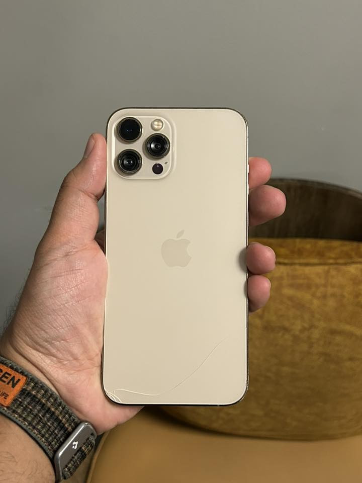 موبايل ١٢ برو ماكس ماستر بلادي وممفتوح ابد بي كسر مثل ماموضح بالصور وجام الكامرة ايضا بطارية ٧٧ ذاكرة ٢٥٦ 
مكاني البلديات 
٤٢٥ وبي مجال بسيط 
***********
