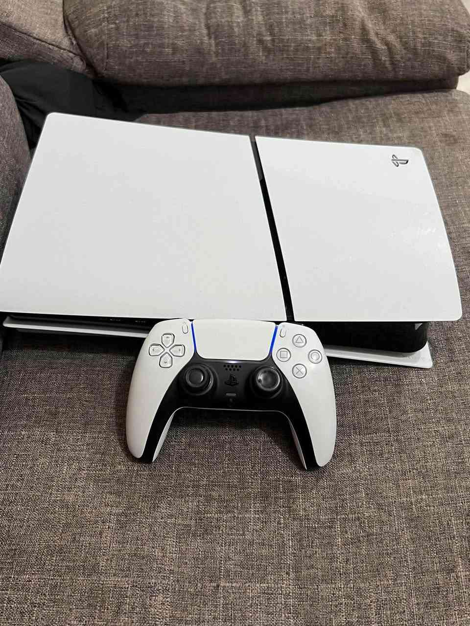 ￼ Play 5 poco uso por temas de trabajo
Se entrega con cargador para control HDMI con todos sus cables en buen estado Tlajomulco de Zúñiga, Jal


**إذا كنت صاحب هذا الإعلان وتريد حذفه لأي سبب، رجاءا أرسل رسالة إلى الدعم الفني**