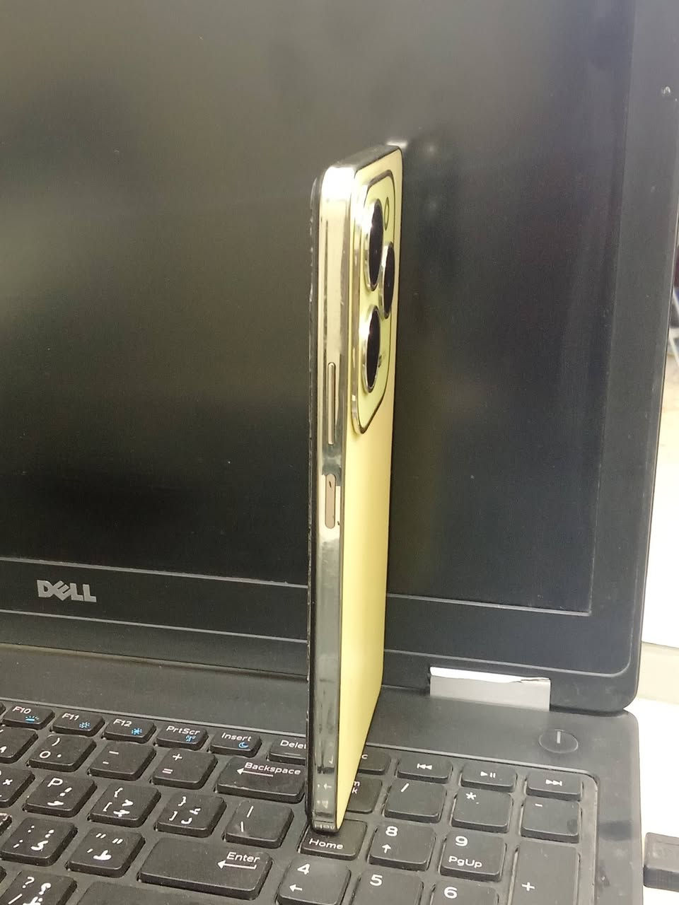 هوت 40 ذاكره 256 جهاز نضيف ومابيه اي خلل سعره 100مكاني بغداد البياع هـ***********
