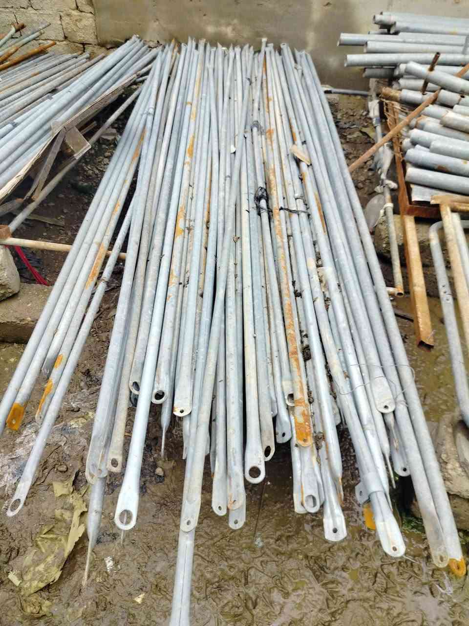 موجود 4بيوت بلاسيتكيه نوع لبناني  و اردني فقط هيكل بدون نايلون  عدد20الاقواس العرض 9متر العنوان موصل قرية يارمجه  ***********
***********
