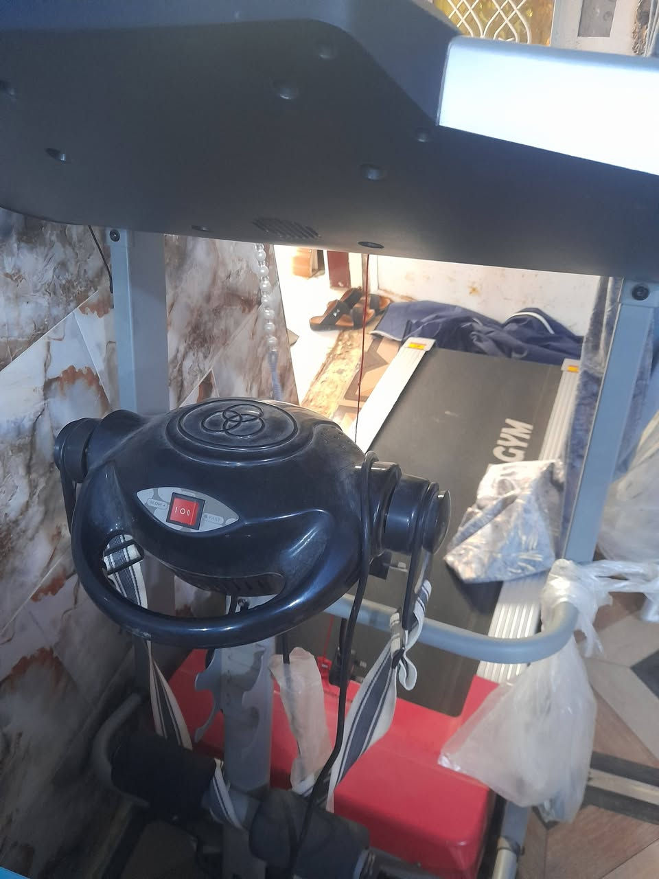 السلام عليكم جهاز جري رياضي مستعمل كلش قليل اخو جديد جاهز سرعه ورجاج تحديد تحكم سرعه ام بي ثري بيه شاشه كلشي بيه شغل اي نقص مابيه السعر ٥٠٠ وبيه مجال قليل *********** بيه وت ساب العنوان القرنه
