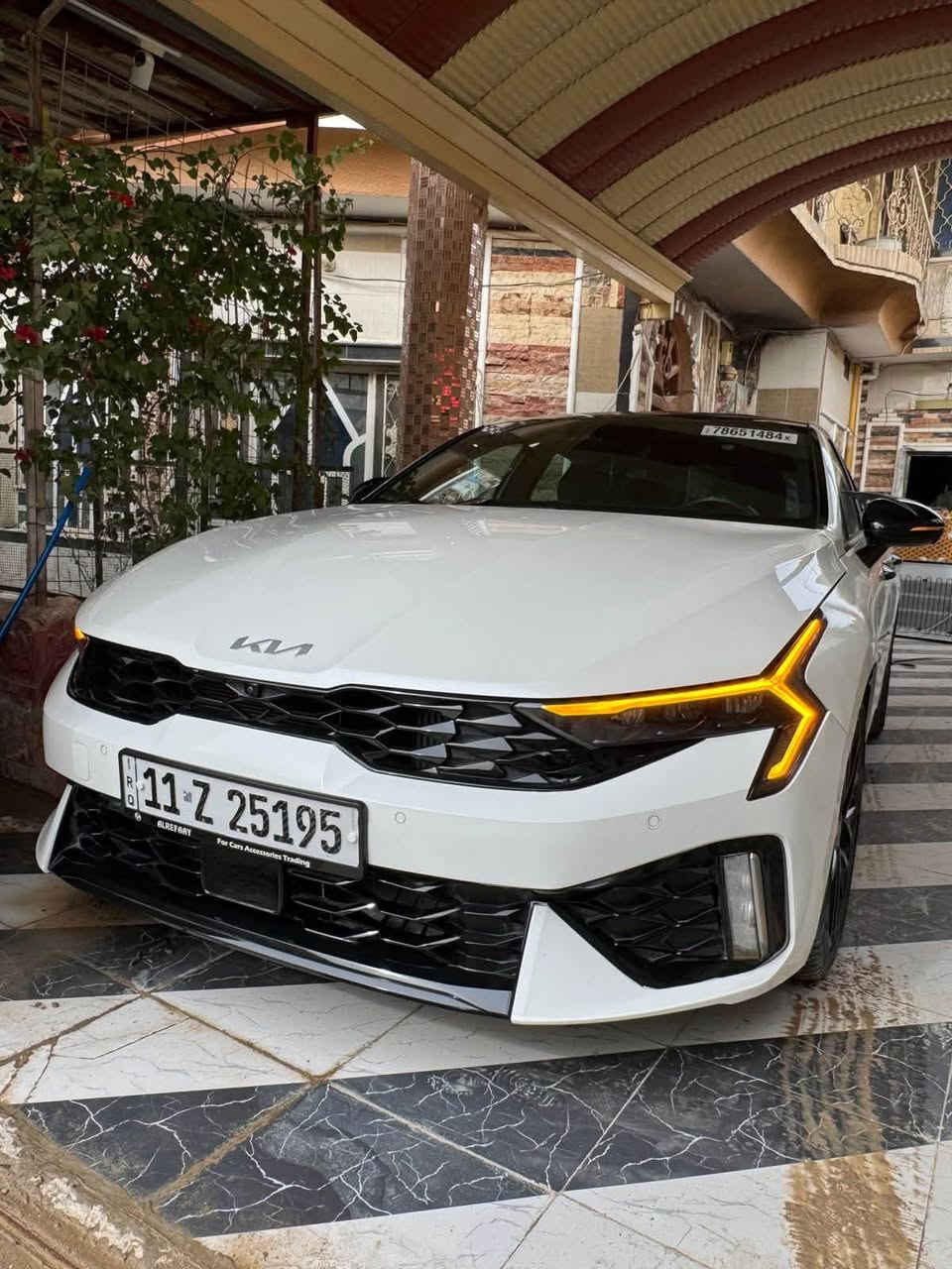السلام عليكم 

للبيع كيا K5 GT موديل 2025 (أمريكي) 🔥
ماشيه 15kmالف
* موديل 2025
* فئة GT (أعلى فئة رياضية)
* محرك 2.5 تيربو GDI
* قوة 290 حصان
* جير أوتوماتيك DCT دبل كلج 8 سرعات
* جنوط رياضية 19 إنش
* فتحة بانوراما
* شاشة 12.3 إنش
* عدادات رقمية
* Apple CarPlay وAndroid Auto
* مقاعد جلد رياضية GT
* تبريد وتسخين للمقاعد الأمامية
* شاحن لاسلكي
* كاميرا خلفية
* رادار، مثبت سرعة ذكي، المحافظة على المسار، مراقبة النقطة العمياء، وحساسات

السيارة نظيفة جدًا، قيادة رياضية ومريحة، ومواصفاتها كاملة. للاستفسار أو المعاينة يرجى التواصل على الخاص 
مكاني بابل والحادث موضح في الصور والسونار 
***********
