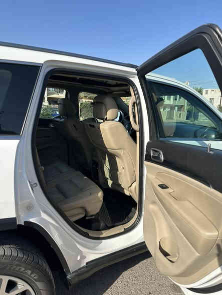 سلام عليكم عندي جيب خليجي  لمتدد بلاص مكفوله سيارة أخت الجديدة موديل2019 بدون قطرة صبغ ماشيه ٨٧ ميل محرك جديد كير جديد على وضع الشركة ملاحظة بيها بارد بسيط بل هلال جاملغ الخلفي السعر 275 $ بيها مجال بسيط المكان بغداد البياع وايستفسار اتصل ***********
