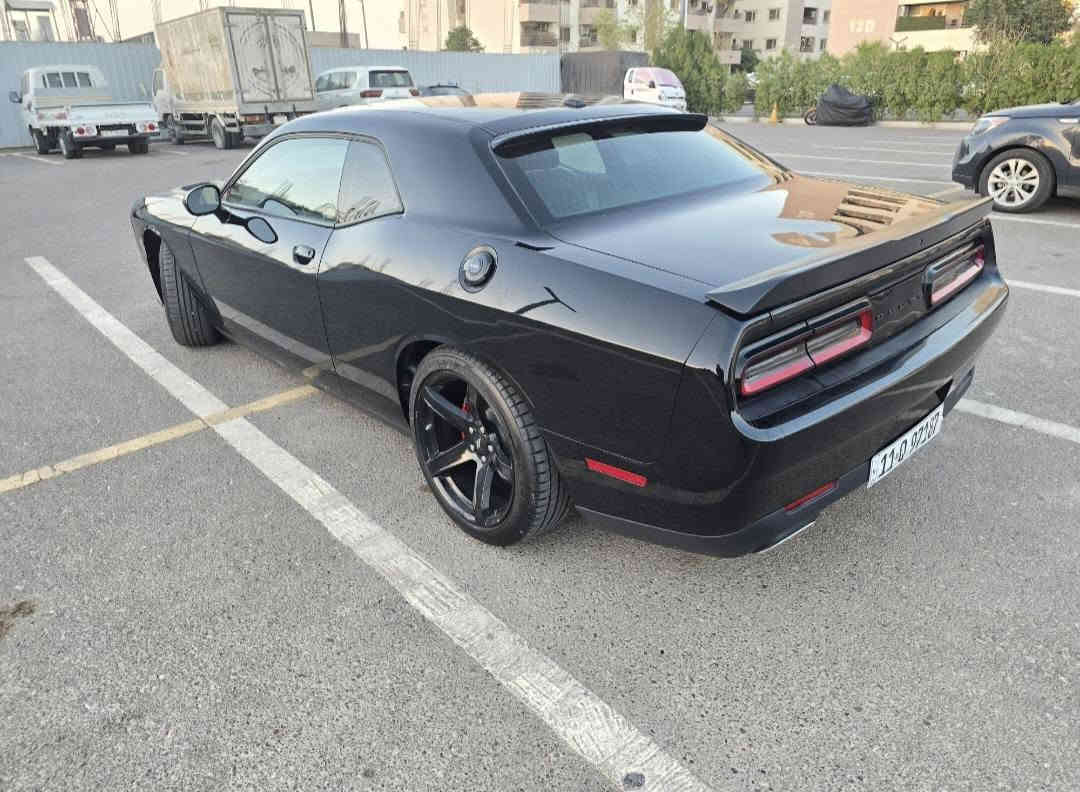 السلام عليكم شلونكم اخوان 
جالنجر 2023 لاست كال رقم بغداد مكينة ٦ ماشيه ١٧ ميل وابد ما شايفه البانزين العادي من طبت لهسه والسياره  بلادية بدون برمجة بدون اي تعيدلات على وضعها البلادي وكشرها حيل حيل نظيف وهاي كدامكم السياره وصور الحادث هم كدامكم 
مكاني بغداد وسعرها 215 وبيها مجال للشراي 
وأي تفاصيل ثانيه خابر وتأمر
***********
