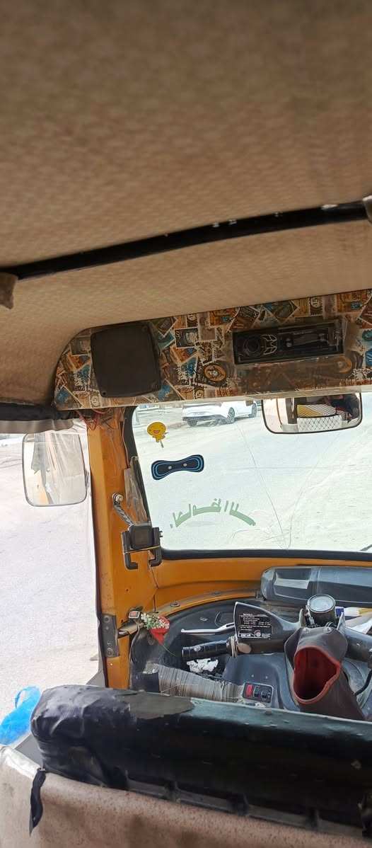 السلام عليكم تكيك للبيع موديل 18 رقم وسنويه ومكينه جديده الناصريه مركز  ***********  السعر مليونين 900 خاص ما عندي
