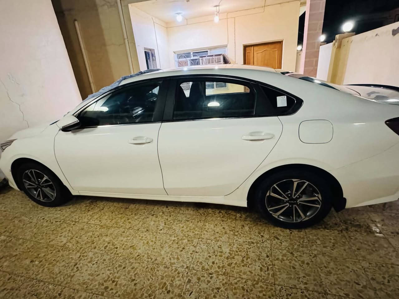 سيراتو خليجي 2023 ماشيه 70000 محرك 2000 مكفولة كفاله عامه عده الشخط الموضح بل صوره فول مواصفات رقم بغداد جاهزه اي نقص مابيها السعر 175 و بي مجال للشراي الرقم *********** المكان المثنى الرميثه
