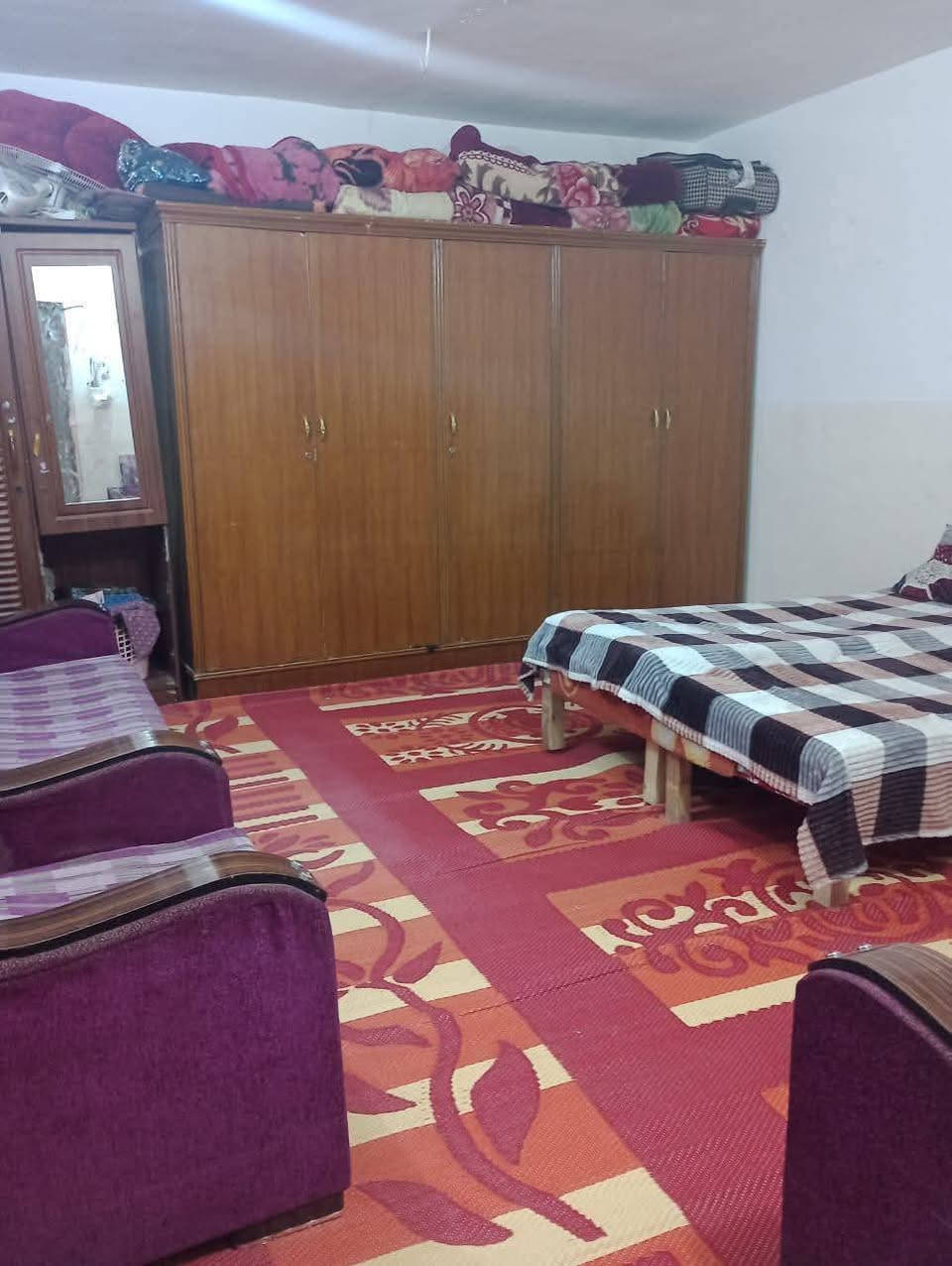 1.⚫️بيت للبيع 100ب المكرمة طابق ونص منطقة 10،000 قرب سوق المسقف.
⚪️الاساس صب والسقف صب مفصول من260.

🟤طابق ونص يحتوي ع غرفه وصالة ومطبخ واستقبال وصحيات وطابق الثاني غرفة وصالة. 

للأستفسار ع هذا الرقم 
***********واتساب📞. 

يوجد لدينا جميع العروض ( ايجار رهن بيع، شراء، عرصات، كفائات، معلمين شرطة، الهرموش، النداء، الحولي) 
مكتب حسنين ابوصيبع. 

للتواصل ع الواتساب.
