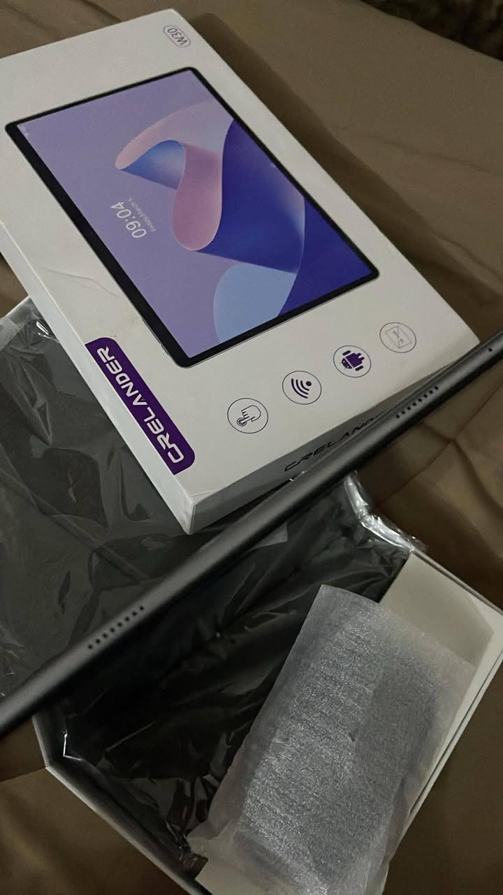 هذا الجهاز هو تابلت من نوع CRELANDER W30.الشاشة: يأتي بشاشة مقاس 10.1 بوصة من نوع IPS.الأداء والتخزين: يعمل بنظام أندرويد، ويحتوي على ذاكرة عشوائية (RAM) تصل إلى 8 جيجابايت أو 12 جيجابايت (حسب الطراز)، وذاكرة تخزين داخلية سعة 128 جيجابايت.الملحقات: عادة ما يأتي مع الجهاز ملحقات مثل لوحة مفاتيح بلوتوث، حافظة حماية، وقلم. سعر ٧٥


**إذا كنت صاحب هذا الإعلان وتريد حذفه لأي سبب، رجاءا أرسل رسالة إلى الدعم الفني**