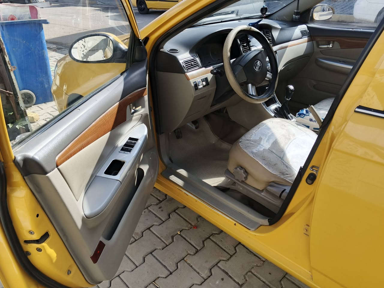 سلام عليكم عندي ليفان620 مديل  2013 مكفولة كفالة عامة سيارة بسمي رقم بغداد دولي سعر٥٣ لهاتف  *********** غير متواجد عل فيس
