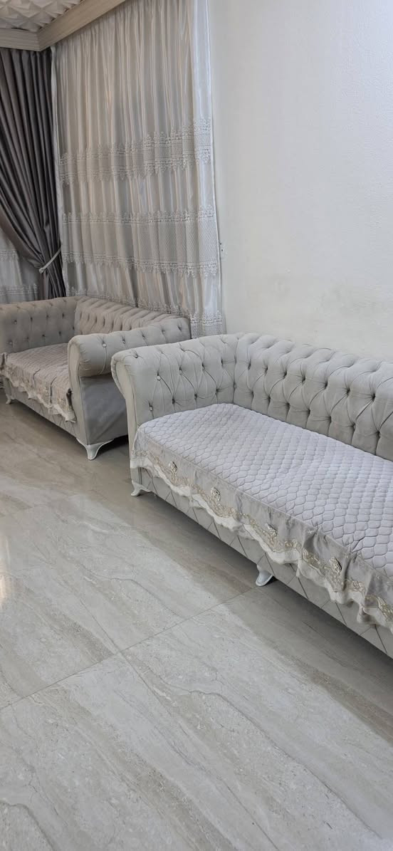 السلام عليكم تخم عشرة مقاعد زاءد ميز طعام للبيع المحموديه مجمع القادسيه السعر ٤٥٠ الف وقابل للتفاوض ***********
