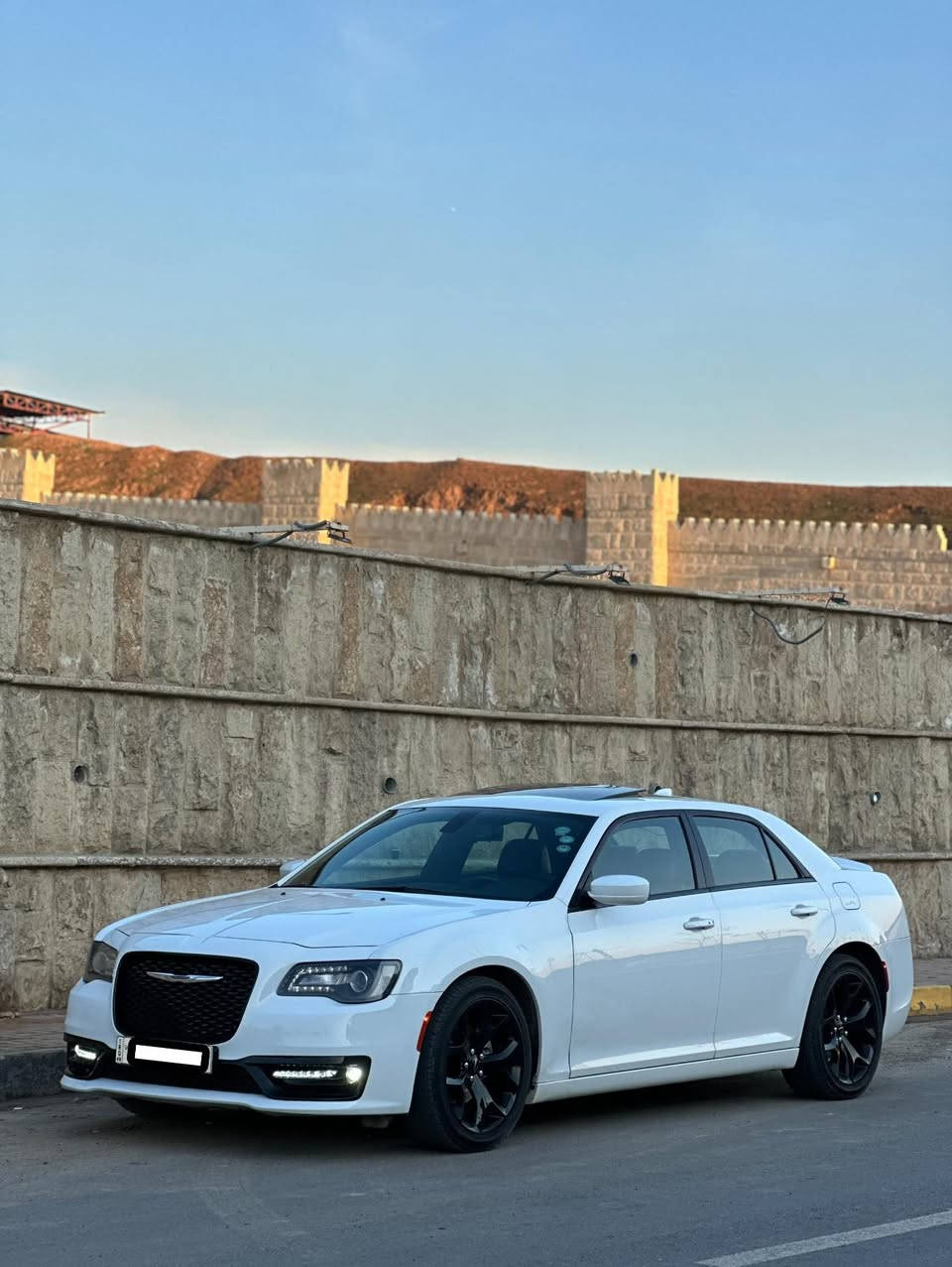 السلام عليكم
الشايب المرغوب
اوباما S
الموديل ٢٠١٨
ماشيه ٦٨ الف ميل 
سنويه جديد 
هزه جدي 
رقم أربيل 
شرط التحويل 
.
الدخول كلين 
بيها بارد باب السايق كلش بسيط 
بيها فحص كامل يم فحص نينوى 
.
المواصفات
المحرك : V6 . 3.6L 
 پانوراما 
 مصابيح امامية زنون مع LED 
شاشه كبيرة مع نظام ملاحة نفكيشن GPS 
مقاعد أمامية كهربائية عدد 2
مقاعد أمامية وتدفئه
تشغيل عن بعد 
قطعتين تبريد 
مقاعد جلد 
ستيرن كهربائي 
محدد سرعة 
تلفون بلوتوث 
كاميرا خلفية 
كير شفتر بالستيرن 
دخول ذكي (بصمة) 
.
الموقع الموصل حي نركال 
لمعرفه السعر الاتصال على الرقم
رجاءاً بس الشراي يتصل
***********
