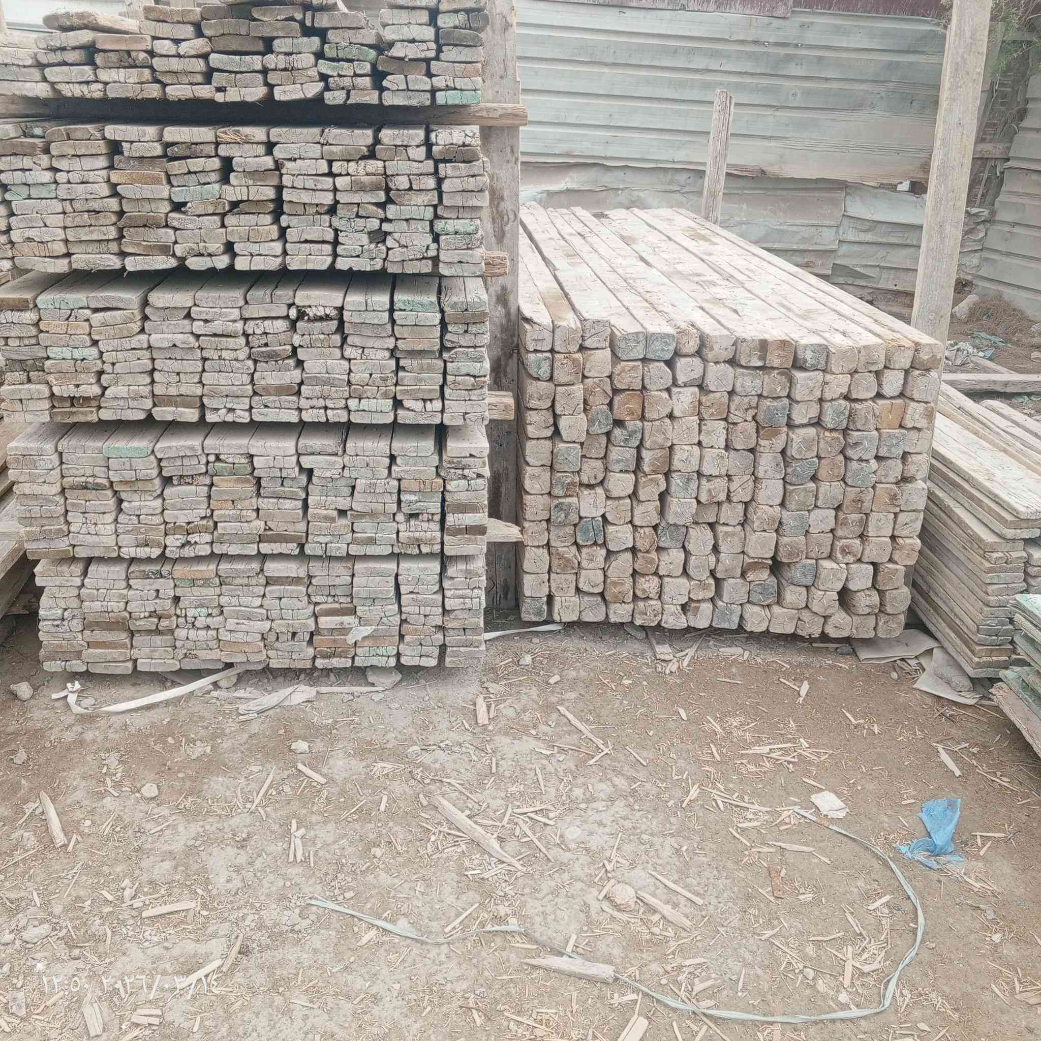 خشب وجكات مستعمل للبيع مكان حله هاتف ***********
