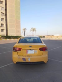 سيراتو ٢٠١٢ خليجي للبيع السياره جاهزه من كلشي عدا طخه بالجاملغ والجنطه...