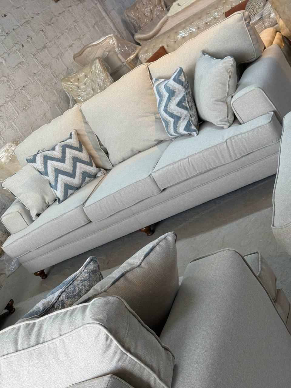 تخم امريكي جديد ٨ مقاعد سعره مليونين وربع *********** بغداد, العراق
