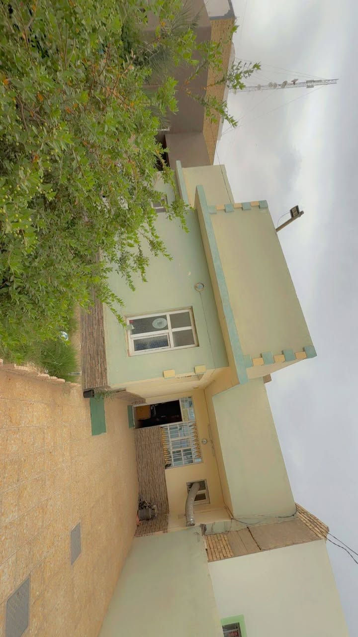 يا الله سلام عليكم بيت البيع مساحه 250 خلف تجاري شارع 12 مجمع بيتي الثاني يتكون البيت 2غرف نوم وصاله واستقبال ومطبخ وصحيات داخل وخارج بيت بناء درجه اولئ اكثر استفسار اتصال مراسله واتساب ***********
