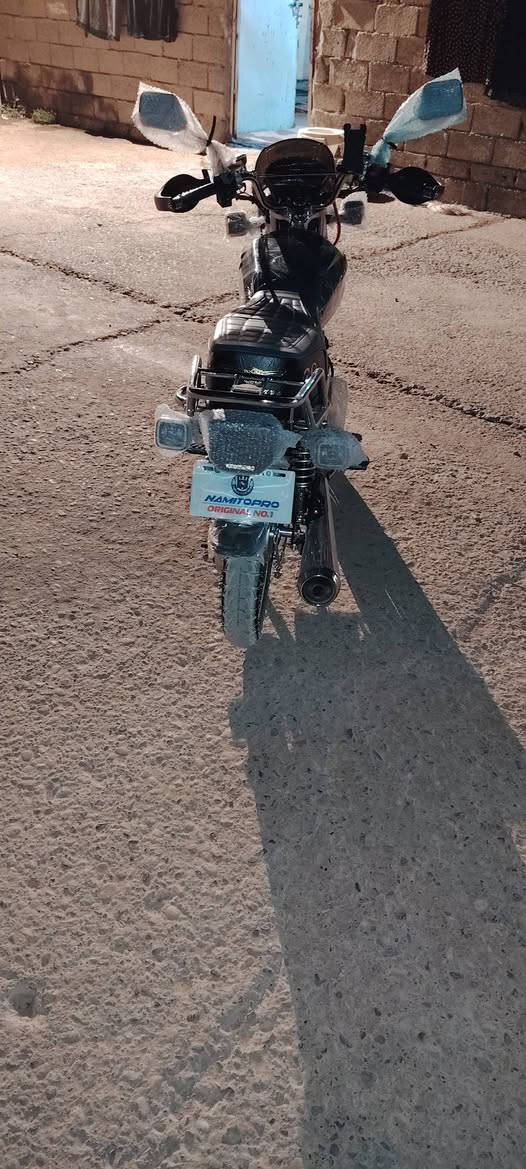 نامي ابروو 25غني عن التعريف محرك 200شرك يشك الكاع جديد سعر 825بي مجال للشراي تعال  ***********
