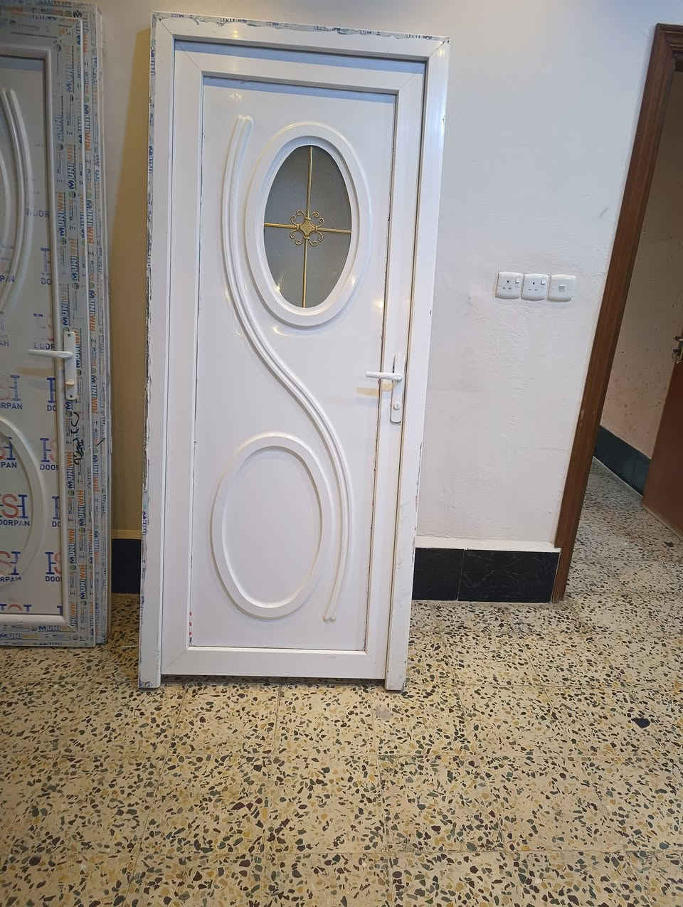 بردا قياس مترين ونص السعر 15- بلازمه حجم 43 السعر 50- ابواب المنيوم عدد اثنين قياس الطول مترين والعرض 90 - السعر 150 اثنينهم الشراي يتصل ***********-‏‪0750 791 3697‬‏ وادي حجر
