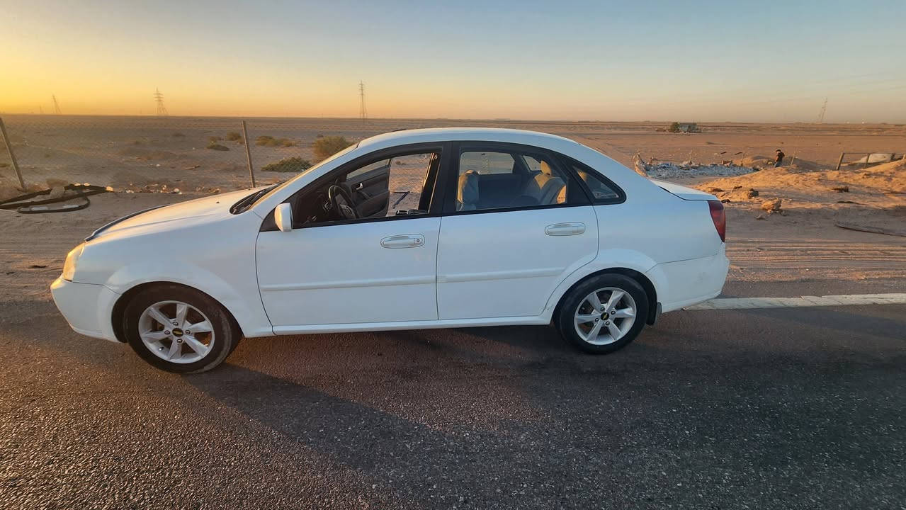 سياره مكفوله من ضربه بي طعجه فوك الباب أي صبغ مابي السياره
سنويه 2028 او هزه جديده سياره باسمي مداور ثاني يوم
هواي صارف عليهه شغلات الي مبدلهن 
جامه اماميه 
درايم شفت
شفت سترين
راديتر
تخم تاير
لايتات زنون
دسكات 
التبريد ثلج سياره كامله من كلشي او جاهزه متصرف كلشي عليهه
السعر 80 ورقه قفلهه ماخذهه ب79 او صارف عليهه 10 أوراق  
رقم الاتصال 
0783 099 8407
