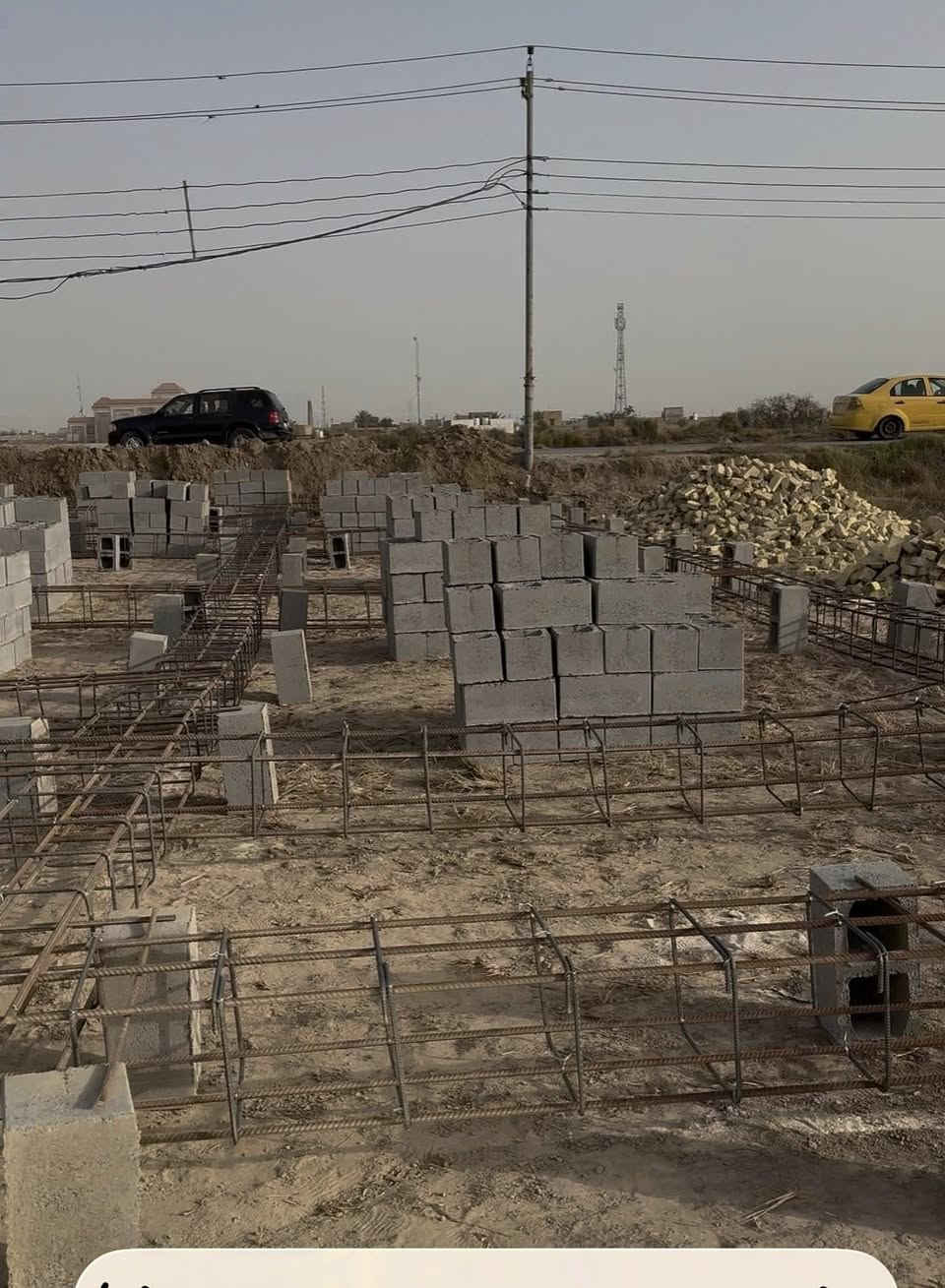 اريد عمال اثنين شغله بصيطه وسهله  

البلوك  يصفطونه على الشيش يسونه مثل القالب الخشب حته نصبه.  ويخلون لايلون جوه الشيش  ويصفطونه داير على الشيش 

عمال اثنين انطيهم 50 الف ***********  اي حاب يشتغل يتصل بيه
