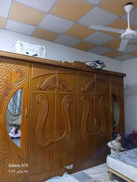 غرفة كاملة • نضيفه • شارع تجاري