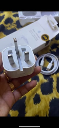 شاحن ايفون • اصلي • مدينة الصدر