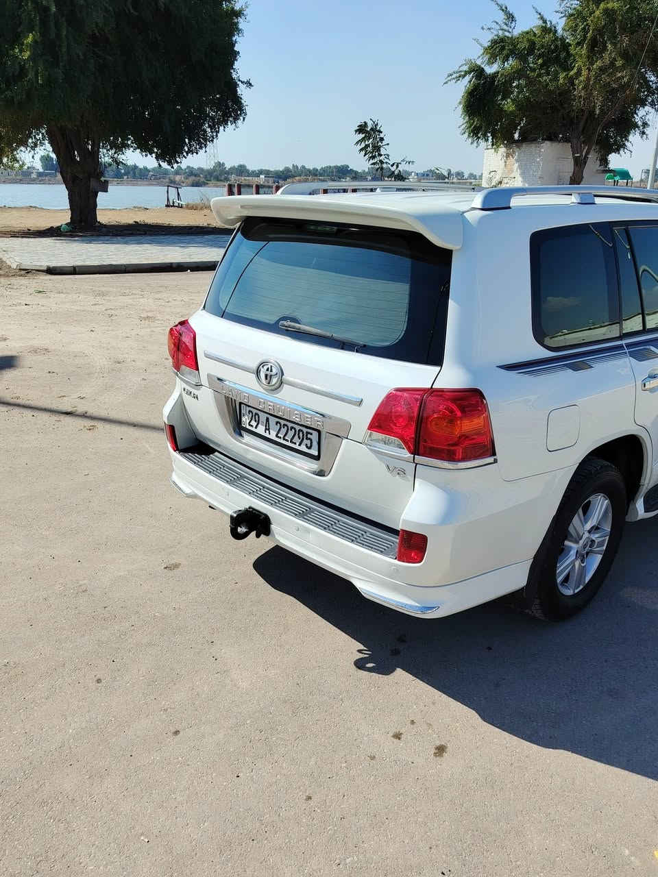 السلام عليكم
لاندكروزر جكساره 2012 فطيم  GXR /V6/4000
السياره كفاله عامه من الدعاميه للدعاميه اي قطعه
 تبديل او صبغ ما بيها و لسياره ع
وضع الشركه
السياره ماشيه 91
 حقيقي جرص الانذار 120 شغال
تخم تاير جديد بوليش و حمام قبل شهر
4×4 فور ويل 
مواصفات السياره كشنات جلد  اصل و مدوشه للحفاض عليها لا أكثر   فتحه بصمه حساس امامي خلفي كامره
مري شفط 3 قطع تبريد و تبريد الجكساره و مواصفاتها
و السياره ما يحتاجها اي شغل السياره كامله مكمله 
 معروفه  ماكان السياره كوت الهوره
***********
***********
