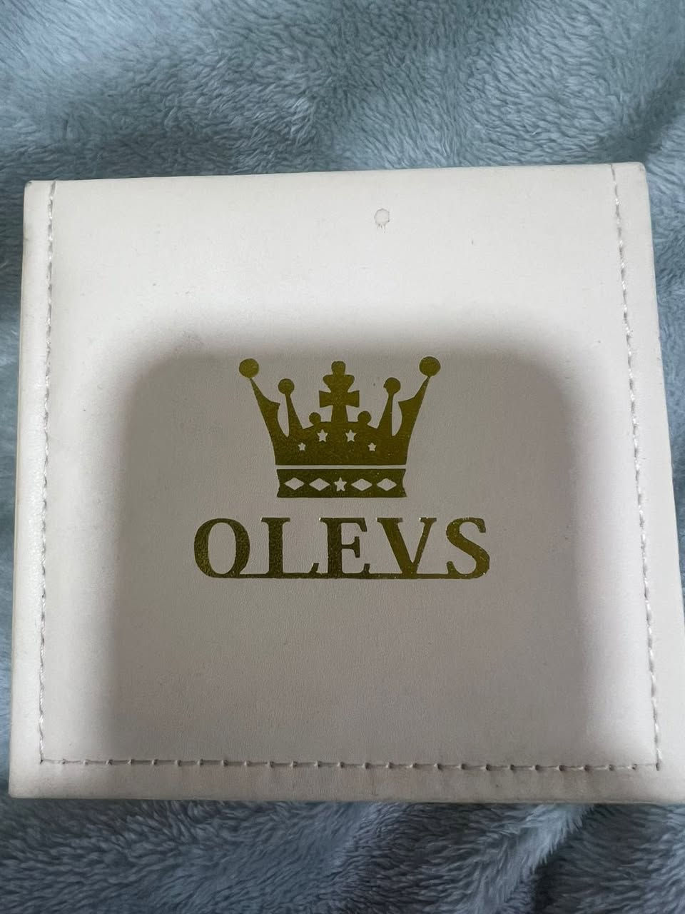 ساعة ماركة OLEVS
للبيع ساعة ماركة OLEVS أصلية ✨

لون ذهبي أنيق  مقاوم للصدأ

جديدة مع العلبة والكتيب

ساعة فخمة مناسبة للاستخدام اليومي والهدايا 🎁 

السعر 30 الف


**إذا كنت صاحب هذا الإعلان وتريد حذفه لأي سبب، رجاءا أرسل رسالة إلى الدعم الفني**