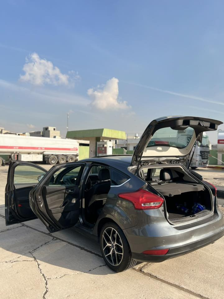 فورد فوكس 2017 تيتانيوم فول 1/1 مواصفات  كشن جلد تدفئه ستيرن هيتر  شاشه سوني  محرك وكير شرط ضررها قطعتين بوند وجاملغ السايق  صبغ حافه الصندق اثر شخوط فقط بدون دواخل ايرباك مبدل شرط التحويل ثاني يوم السعر 104 وبي مجال الرقم ***********
