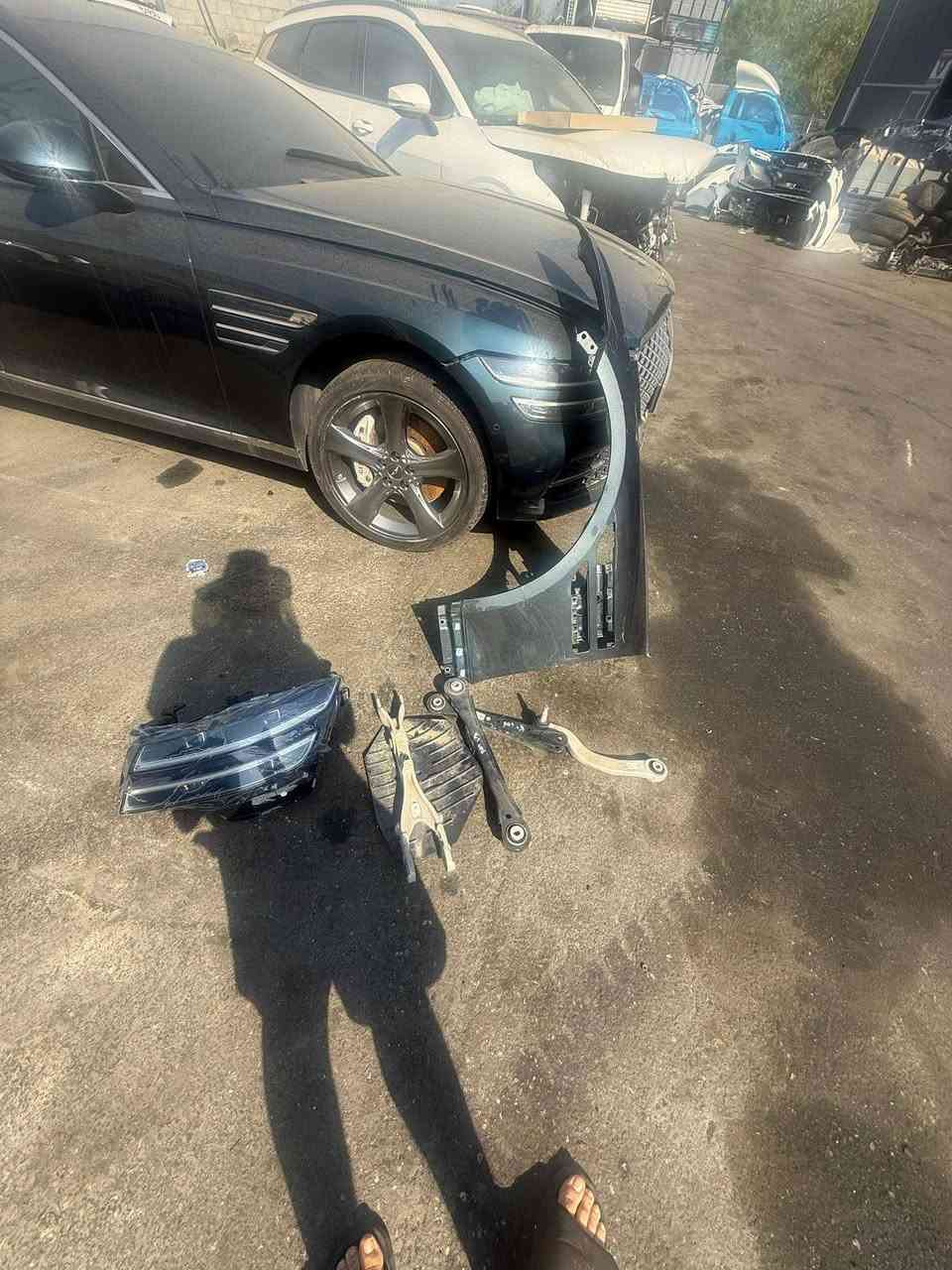 جنيسز وارد كوري
6 سلندر 3500
فول مواصفات 
عدى البانوراما 
غراضها كاصهن وياها 
أقل الشهر توصل 
السعر 160 بمكانها 
***********
