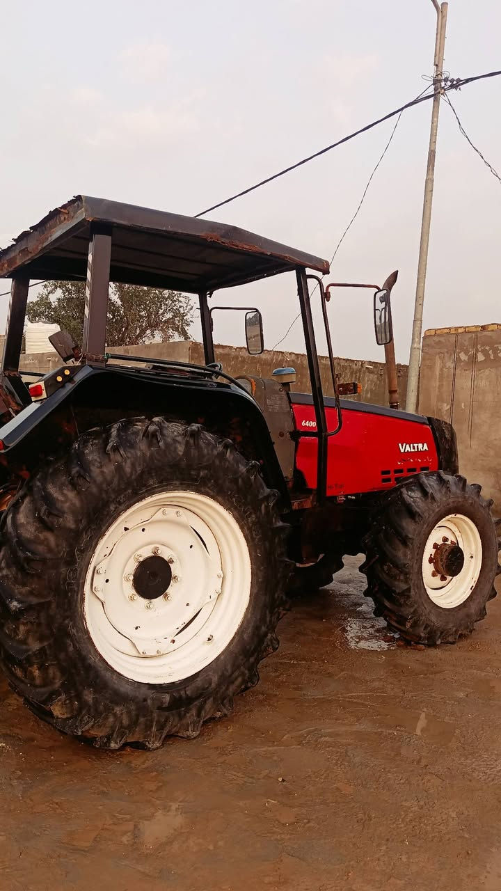 سلام عليكم للبيع مكينه فالميت حجم 120 اربعه سلندر عله وضع الشركه جاهزه للعمل المكان واسط قضاء الحي الاستفسار عله الرقم ‏‪***********‬‏
