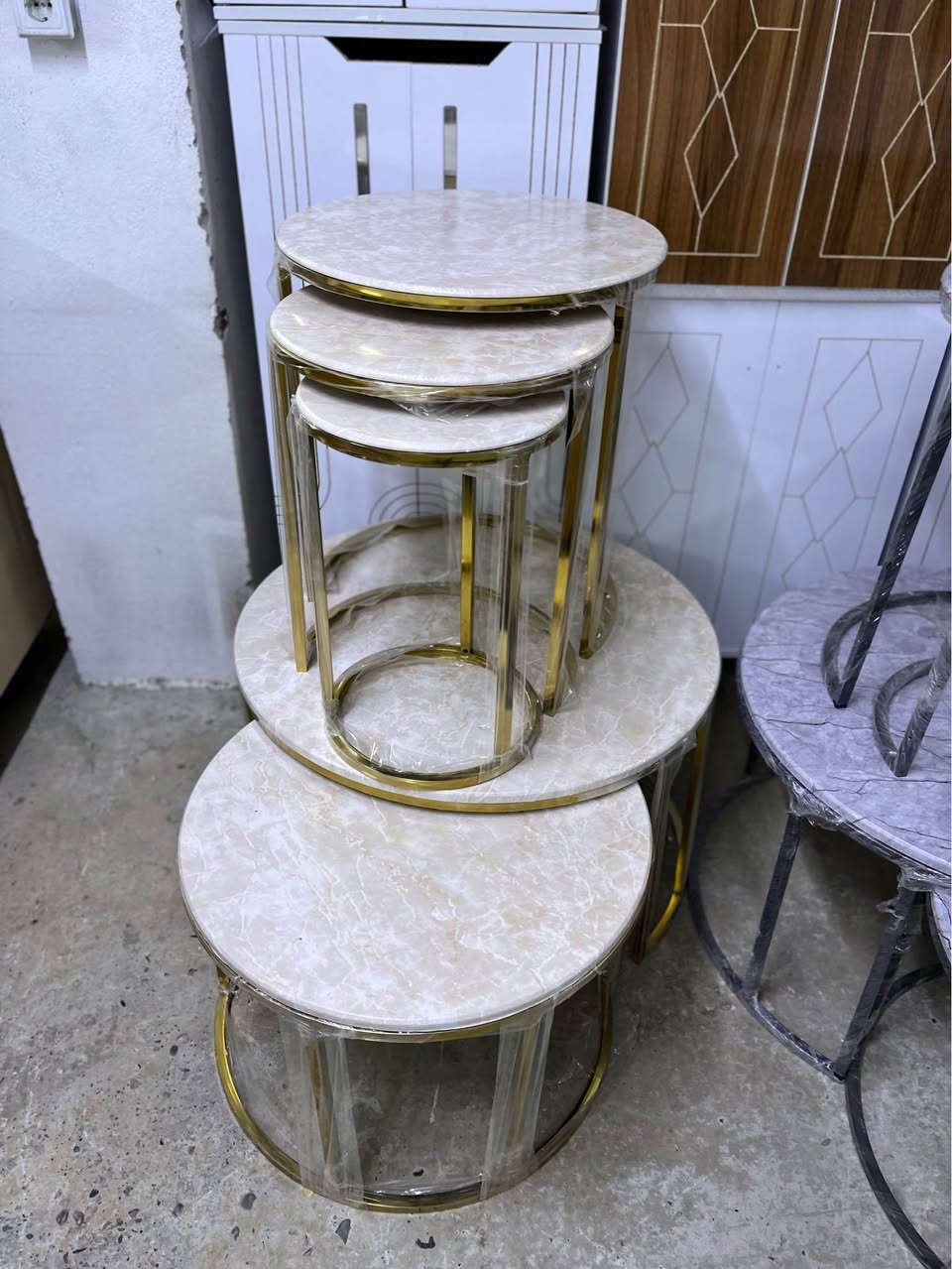 سێتی مێزی ناوەڕاست و ٤ تەپڵەک
تازە 
٨٥ هەزار لەسلێمانیم 

‭٠٧٨١ ١٣١ ٨٩٢٧‬ السليمانية, العراق
