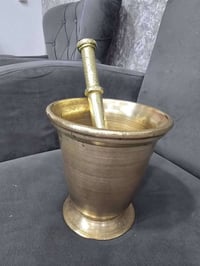 هاون • ارتفاع ١٩سم • يد ٢٩سم