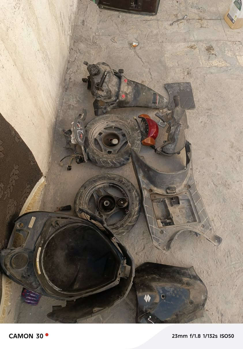 سلام عليكم حبايب غراض لبيع مال دراجه زازوكي ستين هورن تايرات وياله وياهن باتري جديد قيم واخذ المكان بغداد الدوره شارع 60 ✨🤍 رقم ***********
