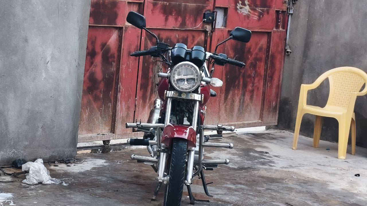 سلام عليكم من رخصت لادمن للبيع أو مراوس هايوشه موديل 2021 مكمرك اوراق اصولي  شعدك  خاص  رقم ..***********
