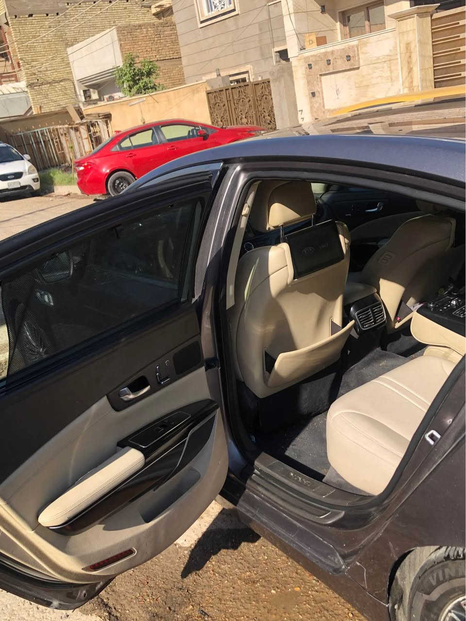كيا كوريس2013 خليجي شركة الدولية فئه اولى VIP
بعدها بكتلوكات الشركة 
محرك 3800 V6
ماشية ١٤٤الف كيلو
گير 8 نمر كوبرا
جكات السياره شغاله ١٠٠% 
كل الابواب شفط 
الجنطه شفط
بصمه اربع ابواب
ستيرن كهرباء متحرك
ذاكره خزن كشن السائق والستيرن
دبل جام لعزل الصوت والحراره
رادار كل الجهات مع تحذير المنطقه العمياء 
لايتات لد ١٦ عدسه زنون ومتحرك 
زراك لايت
اكياس هواء كهرباء للراحه في كشن السائق والكشنات الخلفيه
بروجكترات لد 
كشنات جلد (النابا) افخم انواع الجلود لون بيجي
جكات تصعد وتنزل السياره
مري شفط وقلاب عالبگ لرؤيه اوضح
مرايات تعتيم للاضاءة العاليه وهيتر 
قماره شامواه فاخر 
كامرات عدد ٤ رؤيه محيطيه 360 درجه والخلفيه دواره مع الستيرن
حساسات امامي خلفي
فتحه سقف
كشنات جلد تدفئه وتبريد امامي خلفي
كشنات كهرباء امامي خلفي
شاشات عدد 3
تحكم ماوس امامي خلفي
الكشنات الخلفيه VIP 
تبريد 3 قطع
حساس مناخ اوتو يتحكم بفتح وغلق الهواء الخارجي حسب نقاوه الجو 
بردات بلادي
ايرباكات عدد 9
سماعات شركه لكسكون 14 سماعه
دمام عدد ٢ امامي خلفي
تحديد مسار
شاشه عرض معلومات عالجامه الاماميه 
العينه شاشه وامكانيه تغيير شكل العدادات حسب الرغبه
هاند بريك بصمه كهرباء
نضام اوتو هولد
انضمه قياده عدد 4 عادي وايكو وسبورت وثلج
نضام مانع انزلاق ABS
نضام تراكشن كونترول 
نضام حزام امان كهربائي
مثبت سرعه ورادار تفاعلى 

تحويل شوكت ميعجبك بأسمي رقم بغداد الدولي 
بيهة صبغ جاملغ امامي ايمن رش فقط بدون دواخل ولا ضربة بغداد, العراق


**إذا كنت صاحب هذا الإعلان وتريد حذفه لأي سبب، رجاءا أرسل رسالة إلى الدعم الفني**