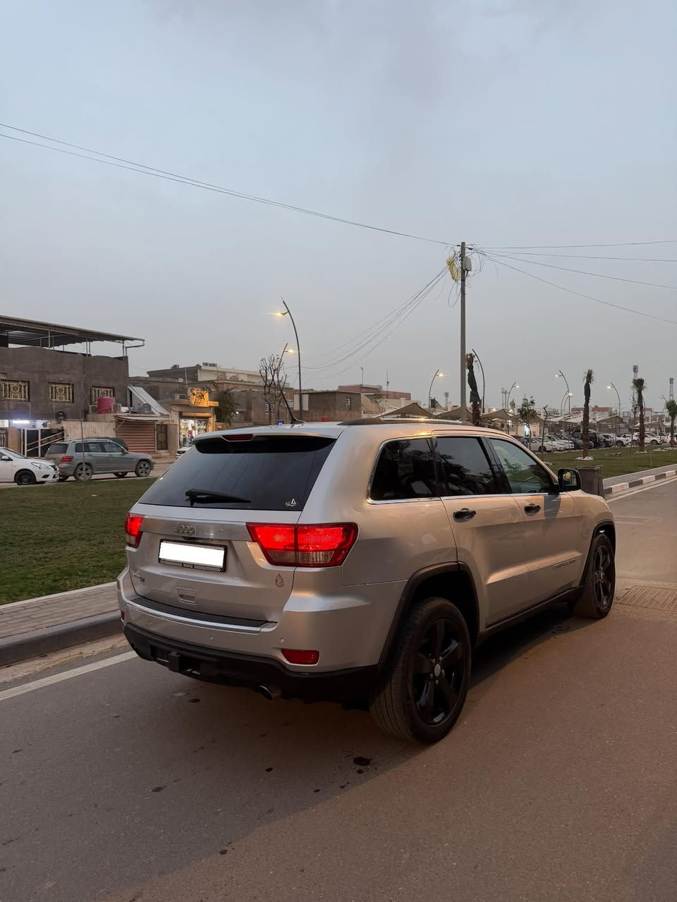 سلام عليكم   #للبيع_فقط
جيب كراند شيروكي 

مديل 2013 اصل 
اوفر لاند. 
محرك 5700. V8

#ادوات_ادوات_دخول_جديد

 ( فول مواصفات )

شاشة كبيرة 

بصمة تشغيل 

فول تحكم ستيرن 

تتدفئة كشن 

تبريد ثلج ❄️

سيارة حيل جديدة وجاهزة للخير 

#المكان_بصرة 

#السعر_اتصل_وتدلل

***********
