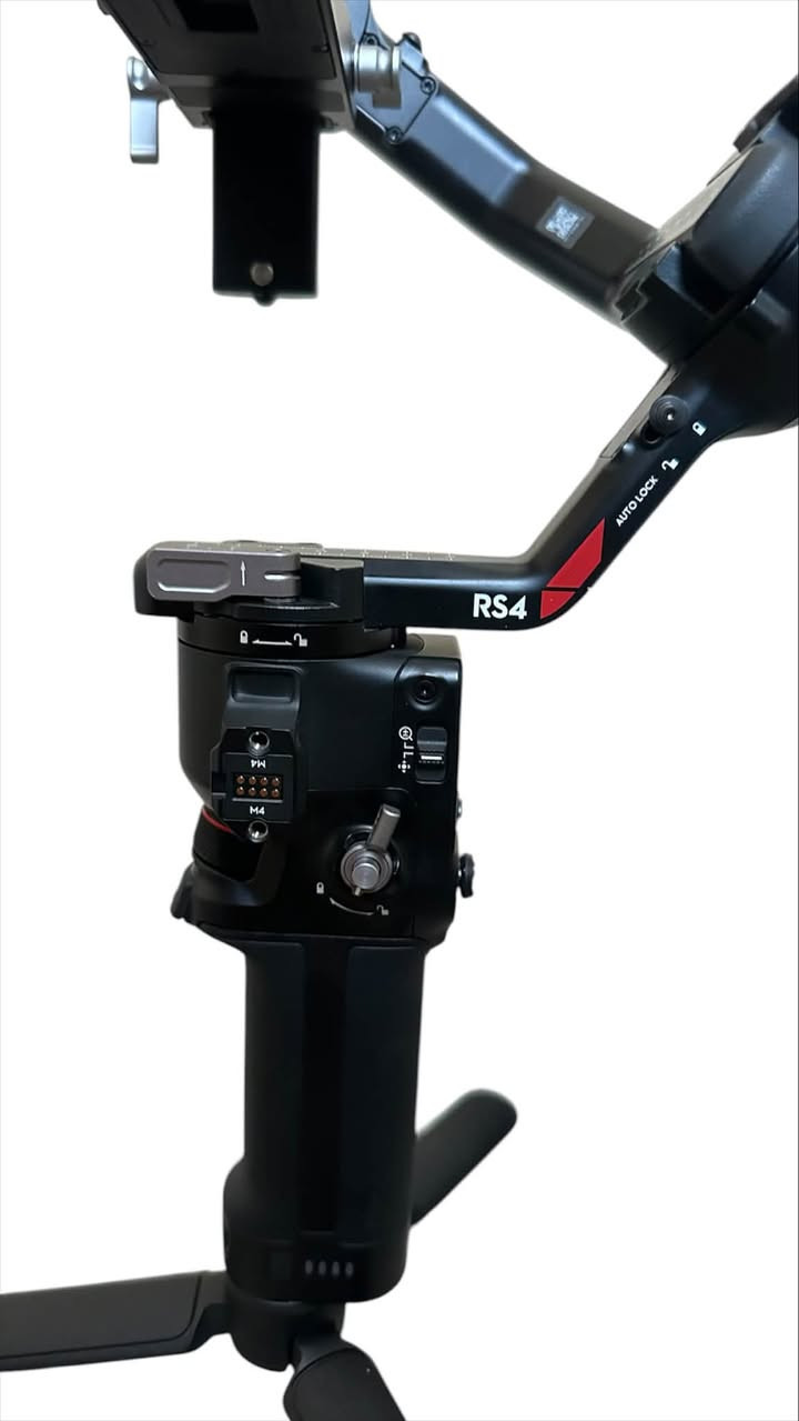 السلام عليكم 

رونن DJI RS 4 للبيع 
استخدام خفيف جداً، فقط 4 مرات
 نظافة الرونن 99% 
العنوان واسط -العزيزية 
💰 السعر خاص
للاستفسار  على  الخاص او على الرقم 
***********
