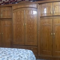 غرفة خشب • مستعملة • استخدام قليل