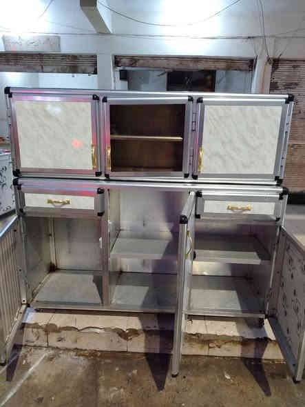 للبيع كونتر ارضى ملحق متر نص نضيف شغل تقيل موجود سعر ١٣٥ بي مجال *********** اسيا *********** مكان رشيديه
