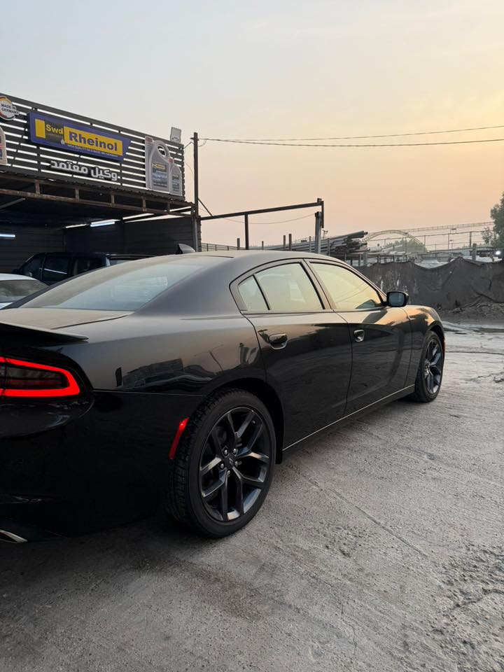 السلام عليكم
جارجر موديل 2023 SXT 
شاشه جبيره كار بلي 
حساسات وكامره وتشغيل عن بعد 
 ومواصفات الsxt الباقيه معروفه
ماشيه 30 الف. سياره جديده 
‏صور الحادث بل منشور  وهنا صار بيه صبغ جاملغ وقبغ الجنطه  
ول سونار بل منشور 

، السعر ٢٣٥ قفل 🔒 
مكان الكرخ 
0770 703 6060
