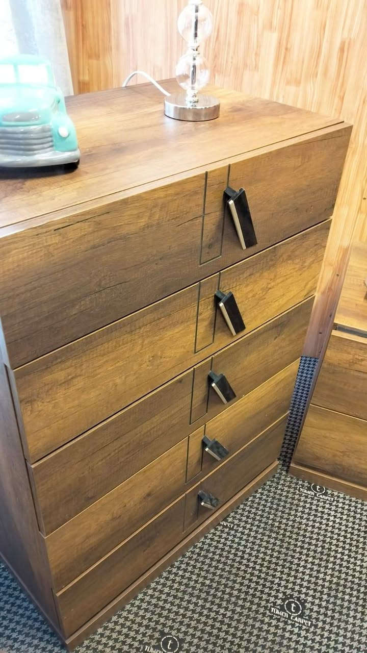 غرفة 8 قطع نضيفة 100/100 بيها انارة ومخزن بالسرير *********** مكان بغداد
