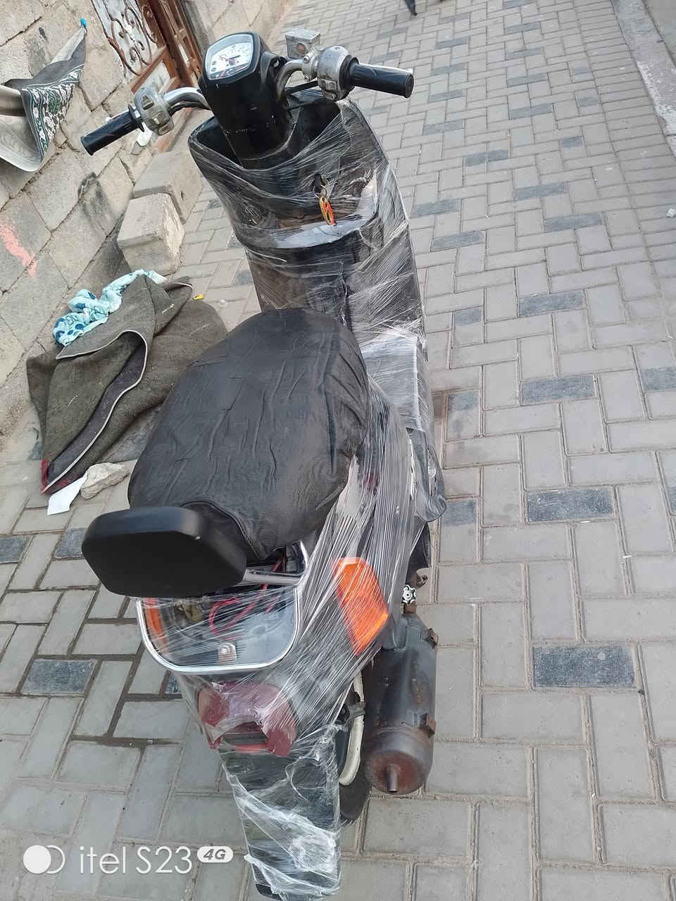 السلام عليكم ماكس بوليس البيع مفتوحه مراه وحده سلف كامل بس ناقصه دشلي هندر اشاير الايت وبك لايت كلهن شقالات سعره 475 وبيه مجال نتصال عله هاذه رقم *********** مكاني بصره تقاطع الكزيزه
