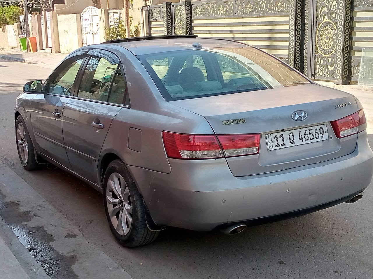 السلام عليكم 
هونداي سوناتا موديل 2008 وارد امريكي 
محرك ستة سلندر 3300 V6  رقم بغداد الجديد الإنكليزي/حادث جاملغ خلفي بدون دواخل السياره كلها ليبل واحد
بدون تبديل اي قطعه /بيها كم قطعه جارده 
فتحة سقف سلايد 
كرسي كهرباء/ حساس خلفي 
شاشة كبيره/ كامره خلفيه 
تخم تايرات جديد ويل كب / تبريد 
حداديه امامي خلفي جديده 
السعر 97$ بيها مجال بسيط 
مكان السياره الغزاليه الهياكل 
***********
