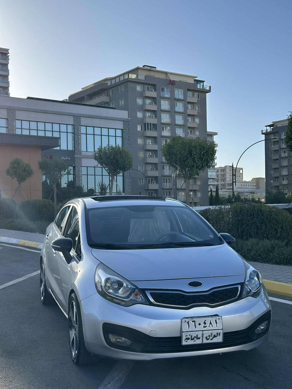 كيا ريو للبيع موديل ٢٠١٤ لون سلفر
وراد خليجي  
مكينه ١٦٠٠بشراط لا مفتوحه ولا ايشي وكير ومكينه بشرط
السياره ماشيه ١٢٥ الف  
تخم تايرات جديده باتري نوزلات فيتم كله جديده ادامه كامله للسياره مسوي جديد
دخل لونه مشمشي بلادي السياره حلوه وجاهزه 
بلنسبه للصبغ السياره مابيها بيها بس شبرين بارد 
مكان السياره سليمانيه 
السعر ٩٧ ورقه وبيها مجال بسيط 
للاستفسار اكثر ***********
