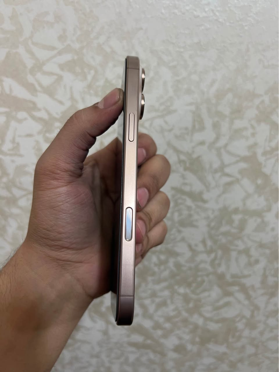 ايفون 16 برو ماكس ذاكره 256 بطاريه 94 الجهاز ضمان الماستر نسخة الشرق الاوسط كلش نظيف ومكفول من اي خلل او تصليح السعر 1350 العنوان سوق الشيوخ *********** سوق الشيوخ, ذي قار
