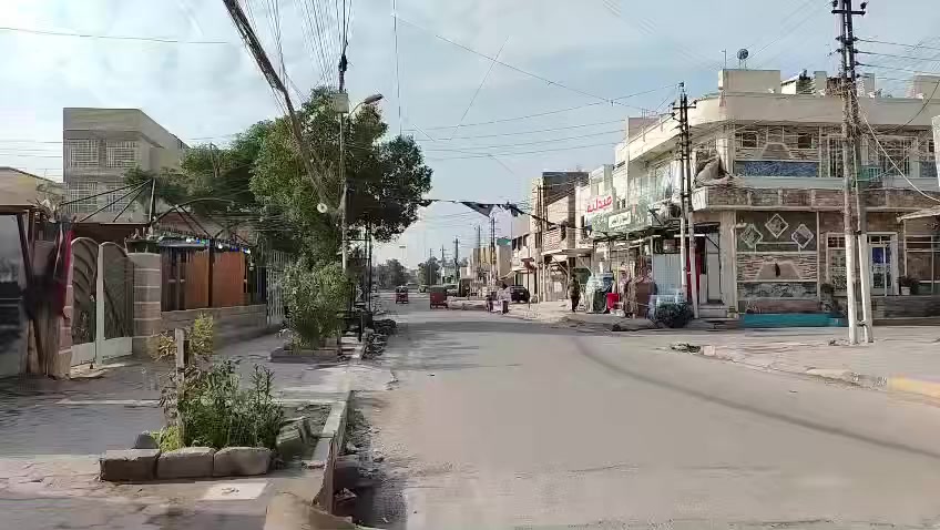 سلام عليكم 
قيصريه 40 متر الايجار العرض 2 متر *8 متر و غرفه 6*3 و خدمات حمام و المنور داخل بغداد شهداء العبيدي شارع المحافظ  الاستفسار الاتصال على الهاتف *********** أو المراسلة على الخاص
